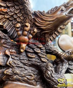 Tượng Đại Bàng Sải Cánh Trên Gốc Cây Tùng Bằng Đồng