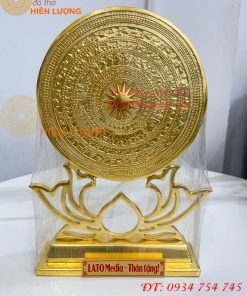 Trống Đồng Đế Hoa Sen Đường Kính 15cm Dát Vàng 24K