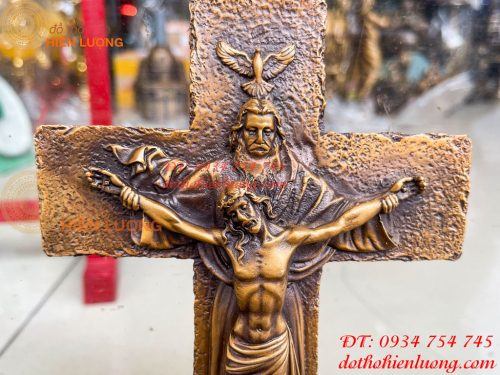 Thánh giá treo tường bằng đồng hun cao 23cm