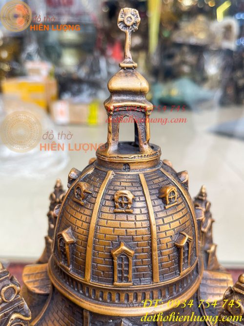 Biểu trưng nhà thờ đức bà bằng đồng, đế đá cao 32cm