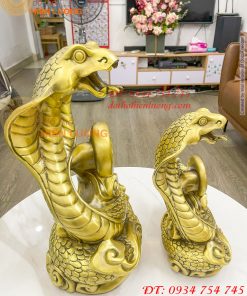 Tượng rắn hổ mang ôm chữ Phúc bằng đồng 2 cỡ