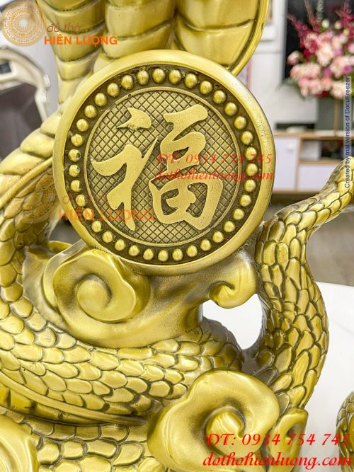 Tượng rắn hổ mang ôm chữ Phúc bằng đồng 2 cỡ