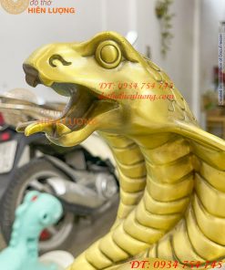 Tượng rắn hổ mang ôm chữ Phúc bằng đồng 2 cỡ