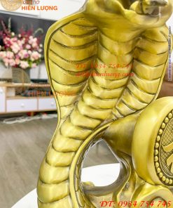 Tượng rắn hổ mang ôm chữ Phúc bằng đồng 2 cỡ