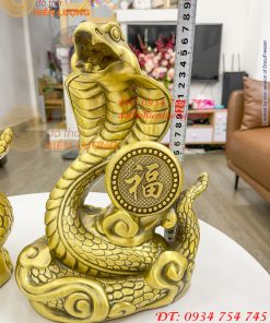 Tượng rắn hổ mang ôm chữ Phúc bằng đồng 2 cỡ