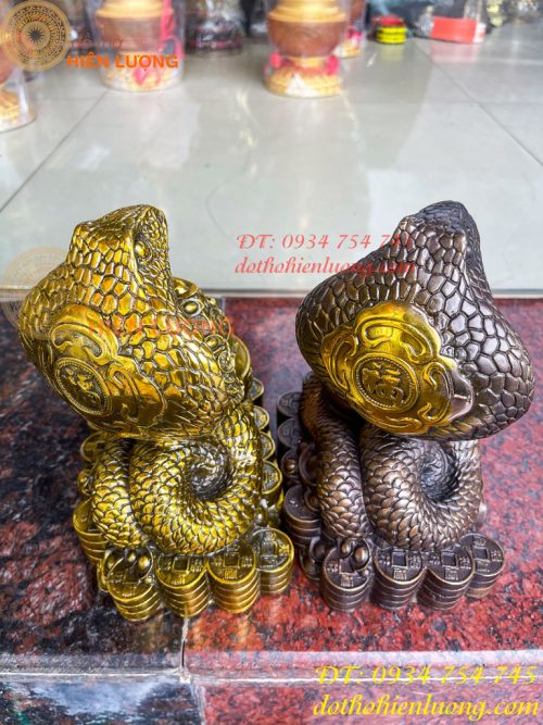 Tượng rắn cuốn hũ vàng bằng đồng phong thủy cao 23cm
