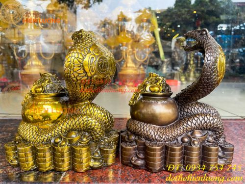 Tượng rắn cuốn hũ vàng bằng đồng phong thủy cao 23cm