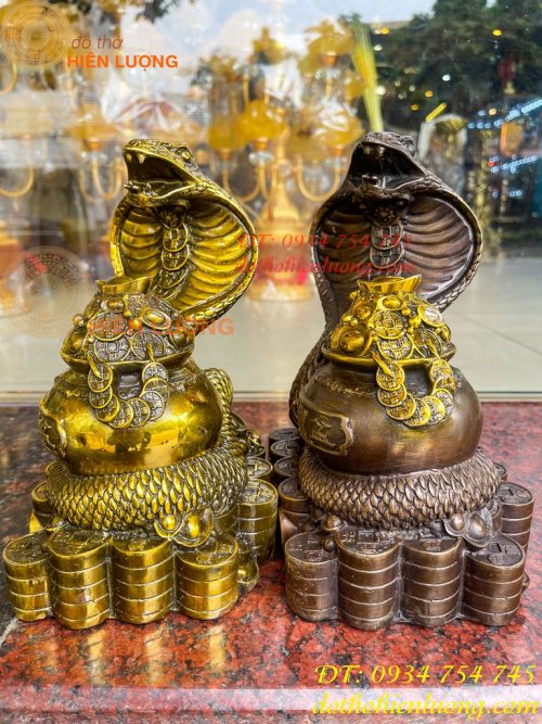 Tượng rắn cuốn hũ vàng bằng đồng phong thủy cao 23cm