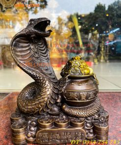 Tượng rắn cuốn hũ vàng bằng đồng phong thủy cao 23cm