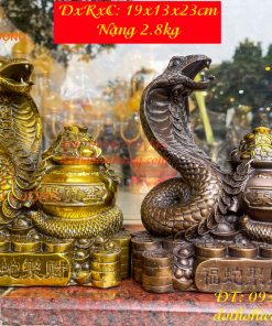 Tượng rắn cuốn hũ vàng bằng đồng phong thủy cao 23cm