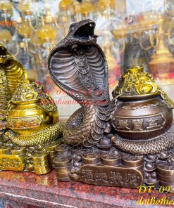 Tượng rắn cuốn hũ vàng bằng đồng phong thủy cao 23cm