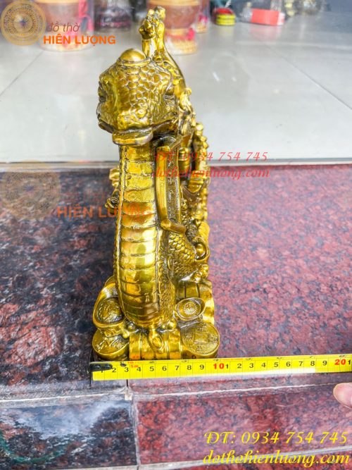 Tượng rắn kéo xe hũ vàng bằng đồng phong thủy Cao 23cm
