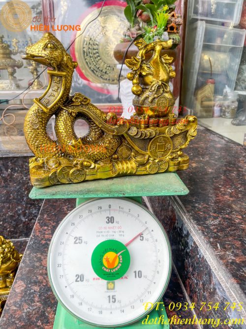 Tượng rắn kéo xe hũ vàng bằng đồng phong thủy Cao 23cm
