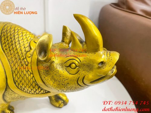 Tượng tê giác bằng đồng phong thủy đồng vàng DxRxC 44x16x25cm