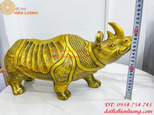 Tượng tê giác bằng đồng phong thủy đồng vàng DxRxC 44x16x25cm