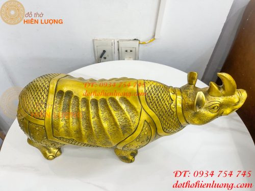 Tượng tê giác bằng đồng phong thủy đồng vàng DxRxC 44x16x25cm