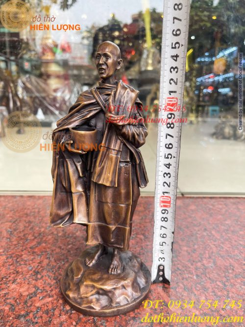 Tượng thầy thích minh tuệ bằng đồng hun cao 26cm