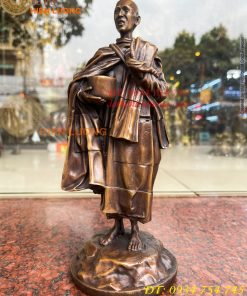 Tượng thầy thích minh tuệ bằng đồng hun cao 26cm