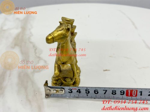 Tượng Ngựa Cõng Vàng Bằng Đồng Phong Thủy