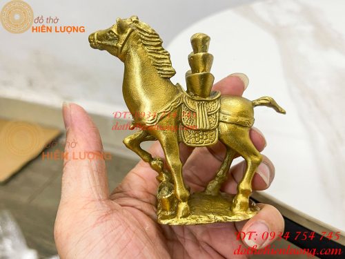 Tượng Ngựa Cõng Vàng Bằng Đồng Phong Thủy