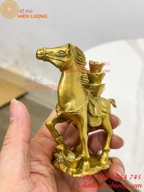 Tượng Ngựa Cõng Vàng Bằng Đồng Phong Thủy