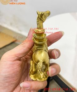 Tượng Ngựa Cõng Vàng Bằng Đồng Phong Thủy