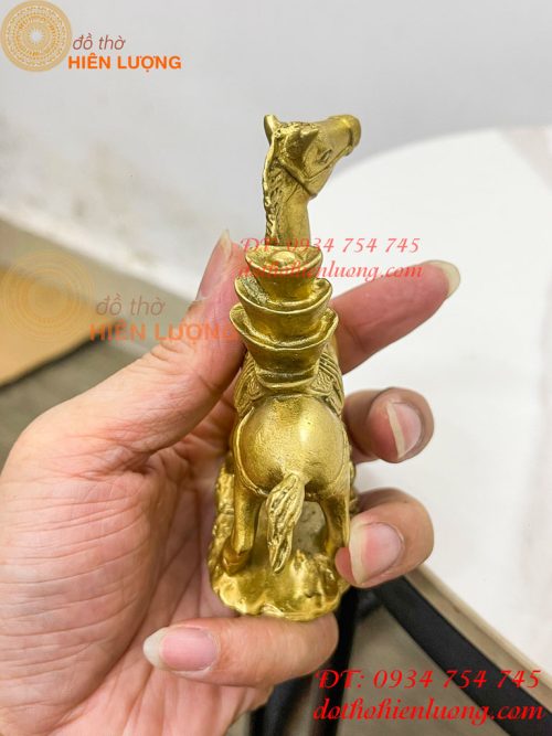 Tượng Ngựa Cõng Vàng Bằng Đồng Phong Thủy