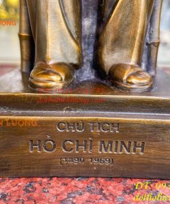 Tượng Bác Hồ Ngồi Ghế Viết Báo Bằng Đồng Cao 30cm