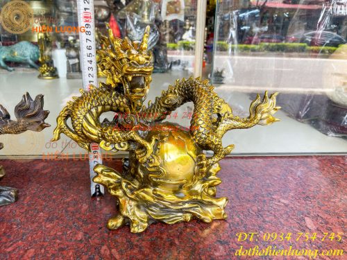 Tượng Rồng Ôm Địa Cầu Bằng Đồng Phong Thủy