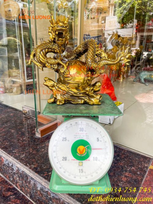Tượng Rồng Ôm Địa Cầu Bằng Đồng Phong Thủy