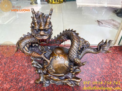 Tượng Rồng Ôm Địa Cầu Bằng Đồng Phong Thủy