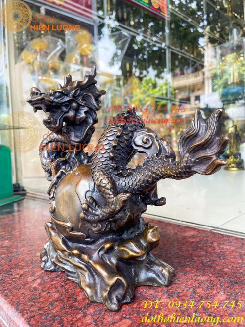 Tượng Rồng Ôm Địa Cầu Bằng Đồng Phong Thủy
