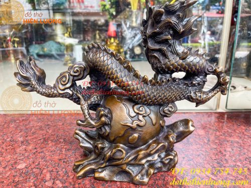 Tượng Rồng Ôm Địa Cầu Bằng Đồng Phong Thủy
