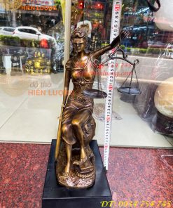 Tượng Nữ Thần Công Lý Ngồi Địa Cầu Bằng Đồng Đế Đá