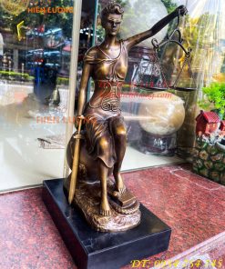 Tượng Nữ Thần Công Lý Ngồi Địa Cầu Bằng Đồng Đế Đá