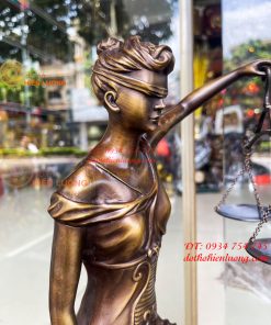 Tượng Nữ Thần Công Lý Ngồi Địa Cầu Bằng Đồng Đế Đá