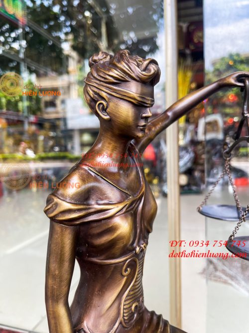 Tượng Nữ Thần Công Lý Ngồi Địa Cầu Bằng Đồng Đế Đá