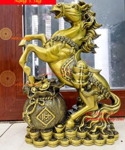 Tượng Ngựa Hí Túi Tiền Bằng Đồng Phong Thủy