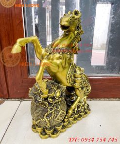 Tượng Ngựa Hí Túi Tiền Bằng Đồng Phong Thủy