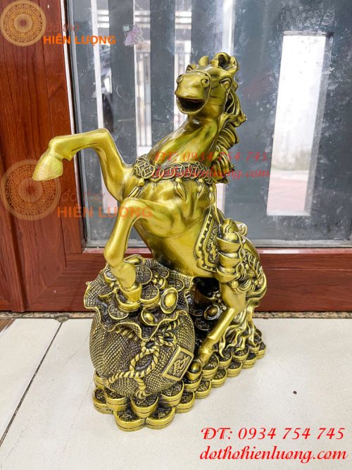Tượng Ngựa Hí Túi Tiền Bằng Đồng Phong Thủy