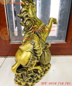 Tượng Ngựa Hí Túi Tiền Bằng Đồng Phong Thủy