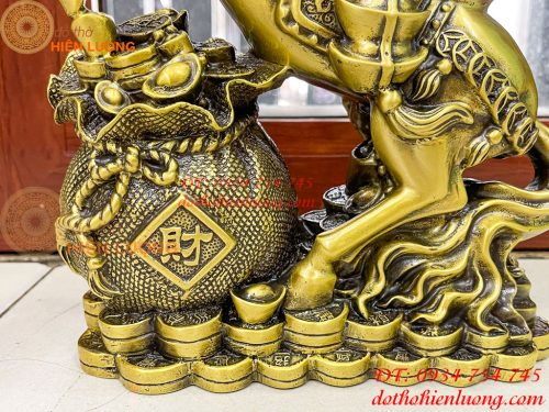 Tượng Ngựa Hí Túi Tiền Bằng Đồng Phong Thủy