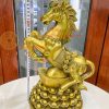Tượng Ngựa Đứng Mâm Vàng Bằng Đồng Phong Thủy