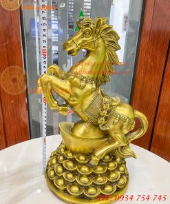 Tượng Ngựa Đứng Mâm Vàng Bằng Đồng Phong Thủy