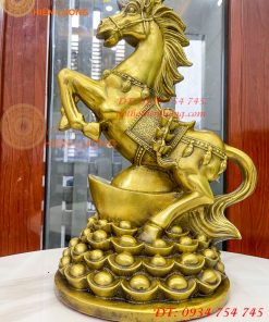 Tượng Ngựa Đứng Mâm Vàng Bằng Đồng Phong Thủy