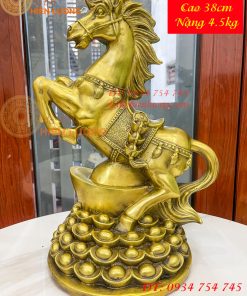 Tượng Ngựa Đứng Mâm Vàng Bằng Đồng Phong Thủy