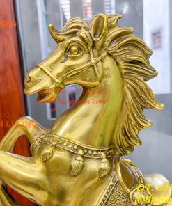 Tượng Ngựa Đứng Mâm Vàng Bằng Đồng Phong Thủy