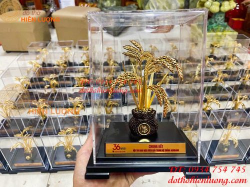 Biểu Trưng Cây Lúa Bằng Đồng Mạ Vàng 24K