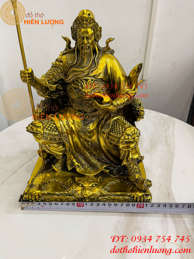 Tượng Quan Công Đọc Sách Ngồi Ghế Hổ Bằng Đồng Cao 30cm