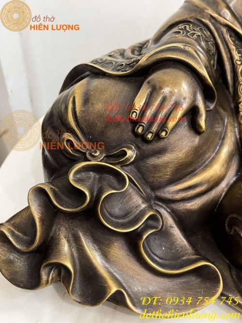 Tượng Di Lặc Dựa Bị Cầm Thỏi Vàng Bằng Đồng